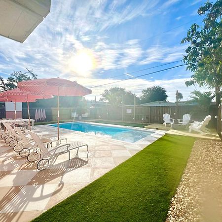 Luxury Villa 3 Blocks From The Beach With A Pool, Fire Pit And Outdoor Oasis Cape Canaveral Exteriör bild