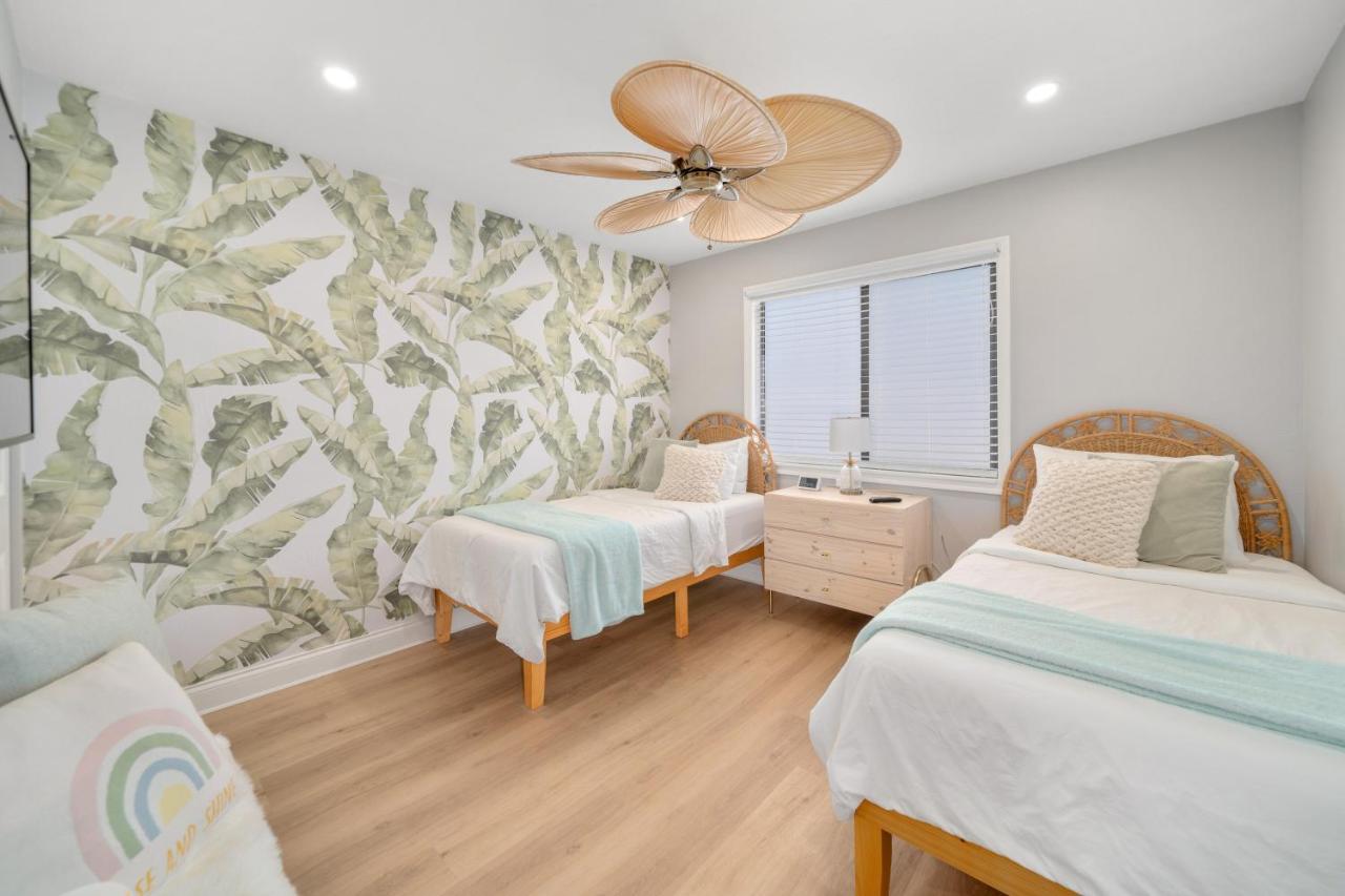Luxury Villa 3 Blocks From The Beach With A Pool, Fire Pit And Outdoor Oasis Cape Canaveral Exteriör bild