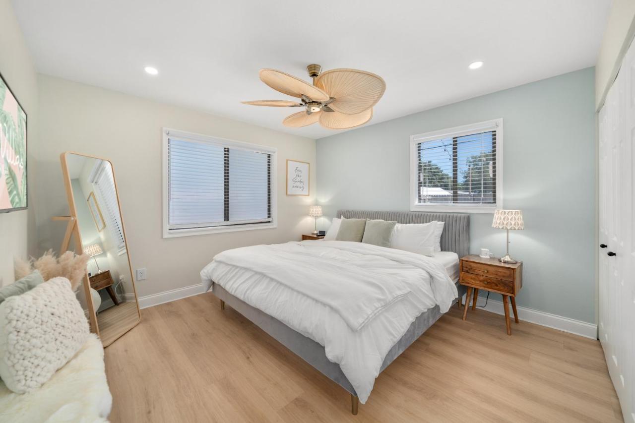 Luxury Villa 3 Blocks From The Beach With A Pool, Fire Pit And Outdoor Oasis Cape Canaveral Exteriör bild