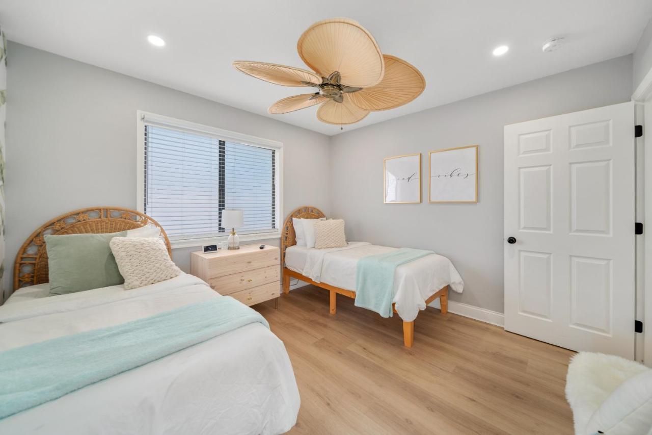 Luxury Villa 3 Blocks From The Beach With A Pool, Fire Pit And Outdoor Oasis Cape Canaveral Exteriör bild
