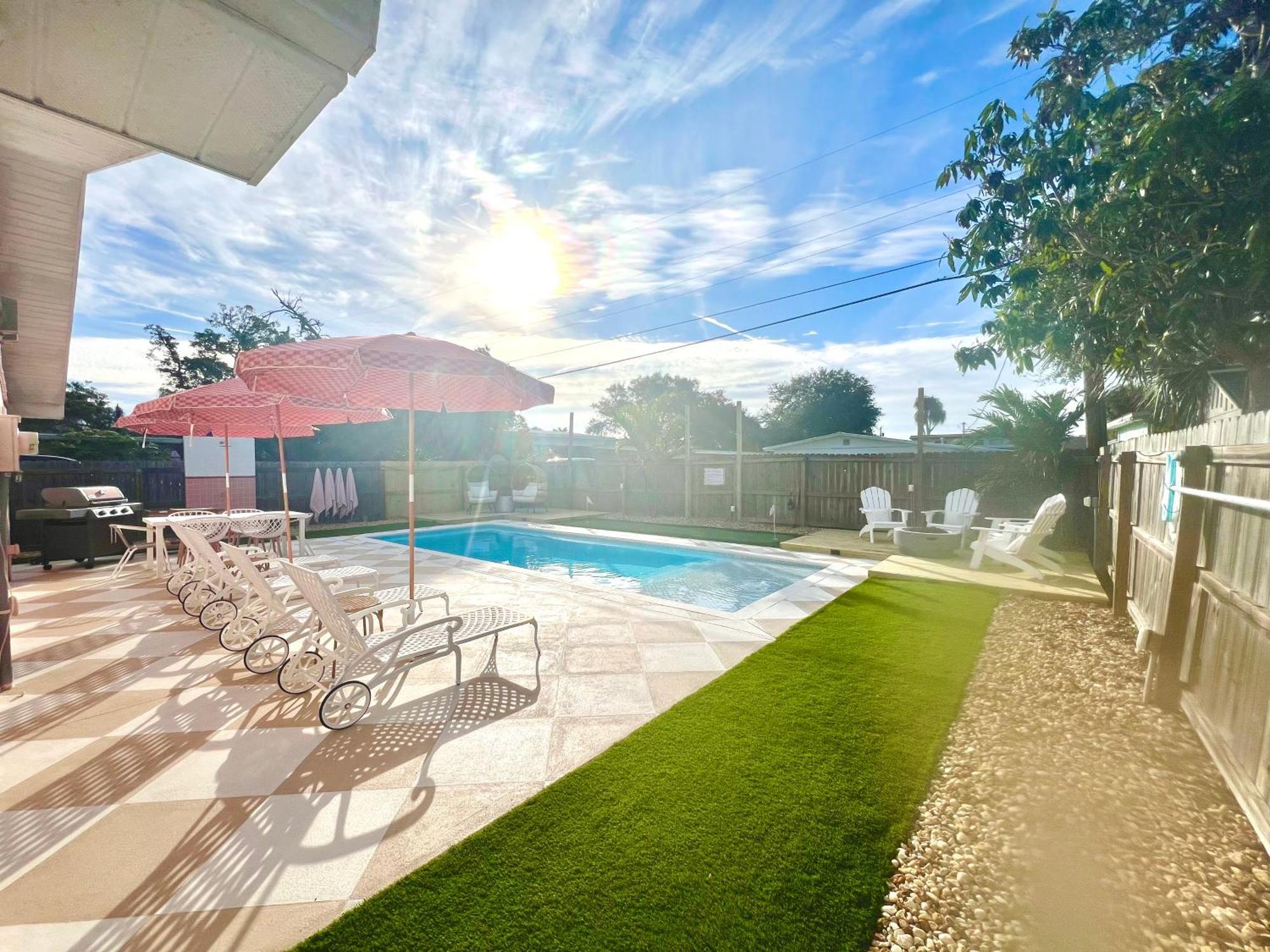 Luxury Villa 3 Blocks From The Beach With A Pool, Fire Pit And Outdoor Oasis Cape Canaveral Exteriör bild
